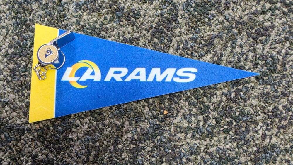 Los Angeles Rams Mini Pennant And Whistle Keychain